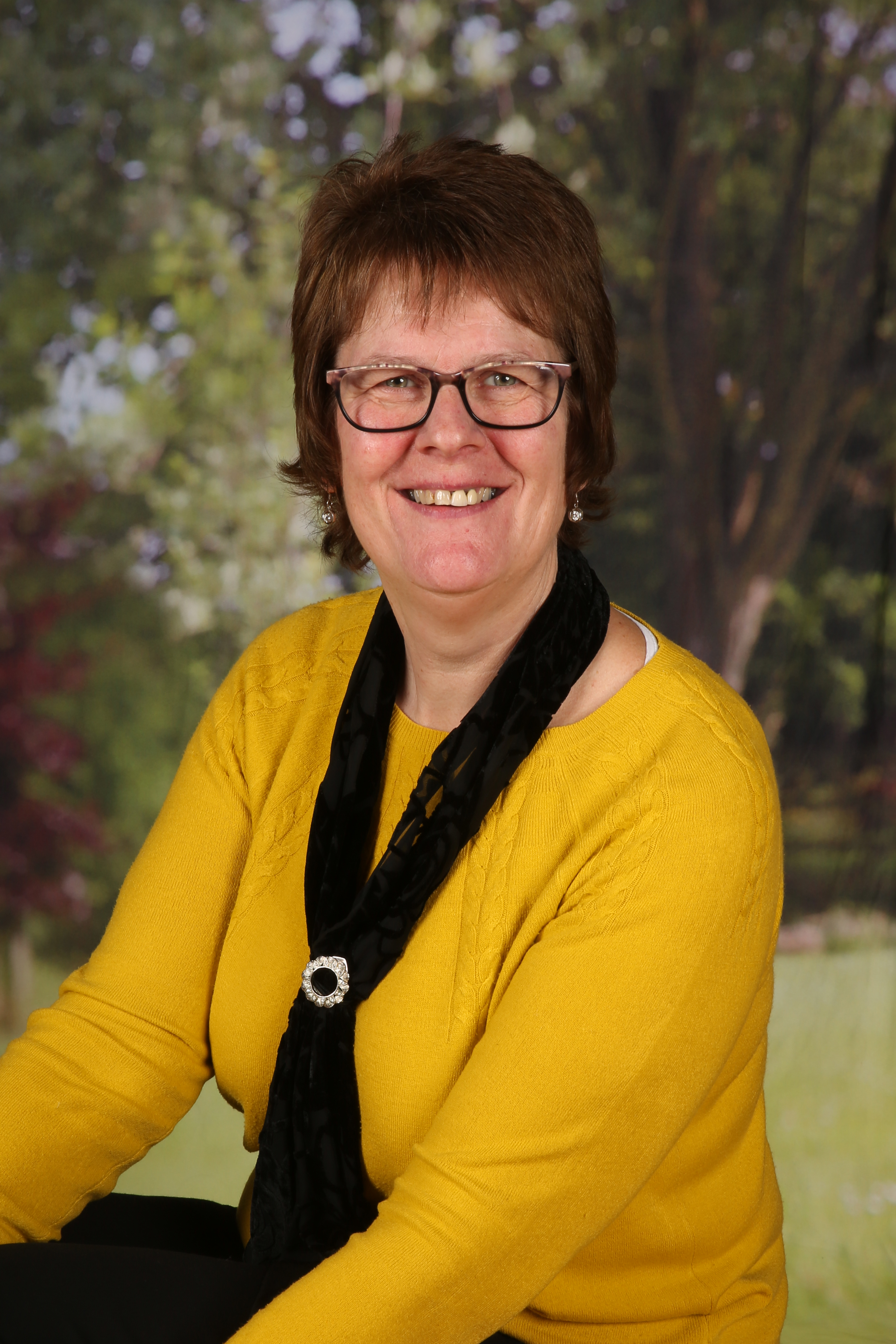 Mrs Angell HLTA